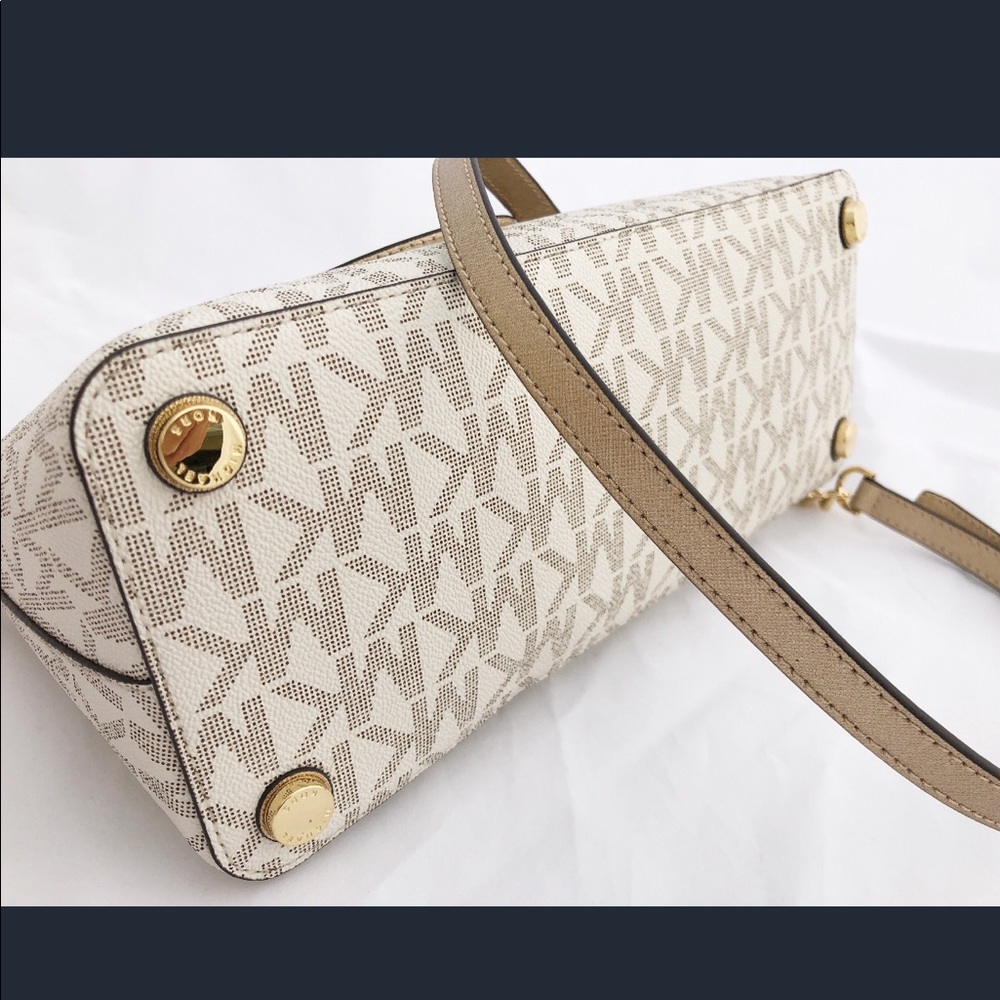 NWT Michael Kors Large Crossbody Vanilla MK Gold - Picture 5 of 8